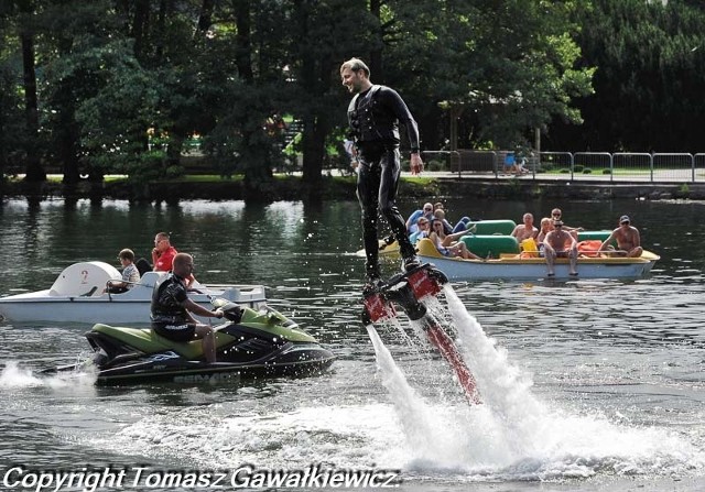 Flayboard. Popisy na jeziorze w Łagowie.