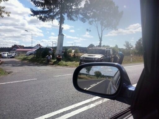 Do wypadku doszło około godziny 13 na krajowej drodze nr 6 między Koszalinem a Sławnem.