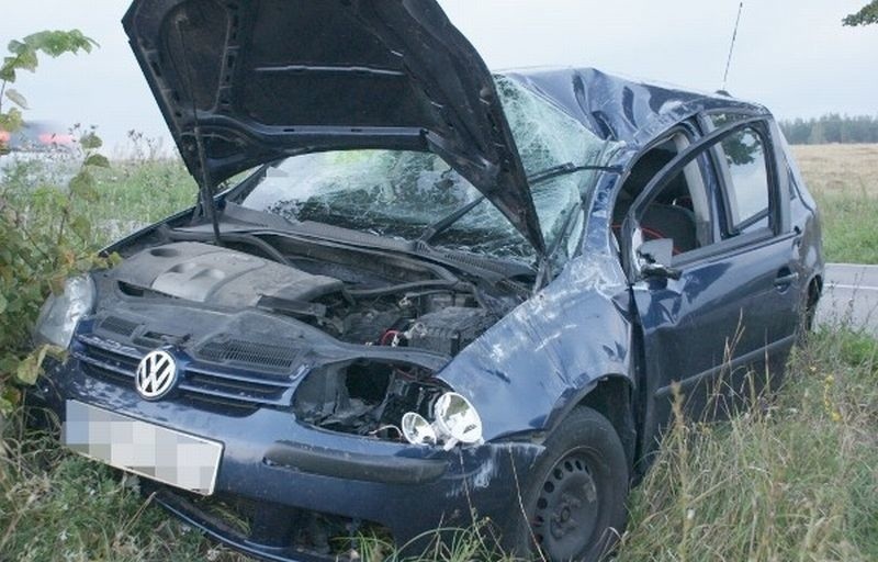 Kraśniany: Pijany kierowca golfa spowodował wypadek i uciekł