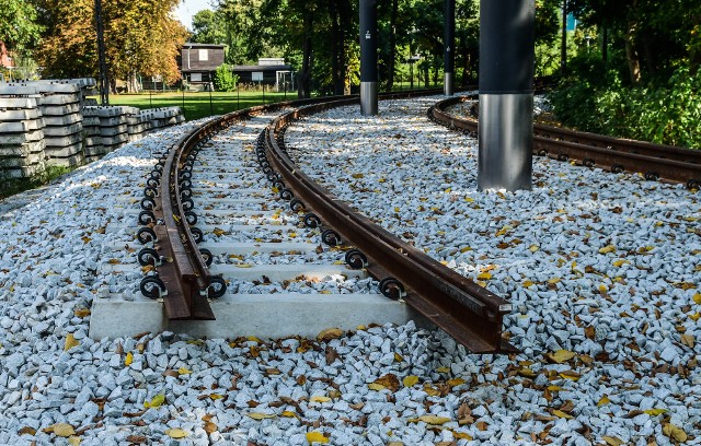 Na Babiej Wsi brakuje 130-metrów torów tramwajowych. Trzeba je zbudować do końca 2023 roku i taki termin oficjalnie podaje miasto.