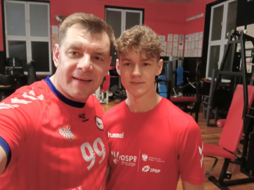 Z synem - reprezentantem Polski juniorów w piłce ręcznej.