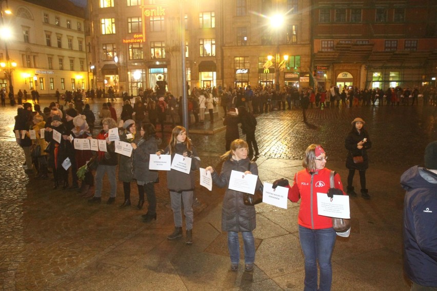 Kobiety zablokowały ul. Kazimierza Wielkiego na 10 minut....