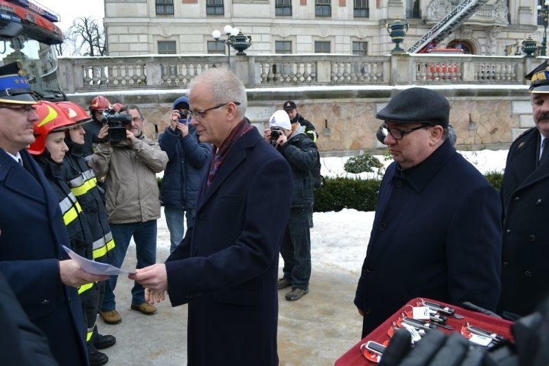 Nowe samochody strażackie otrzymały m.in. jednostki z...