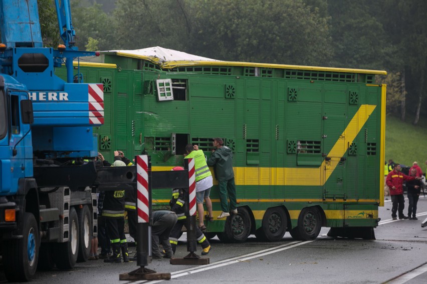 Wypadek w Bochni na DK 94. Nie żyją dwie osoby [ZDJĘCIA, WIDEO]