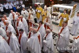 Msza krzyżma świętego w Archikatedrze Białostockiej. 250 kapłanów odnowiło swoje przyrzeczenia z dnia święceń