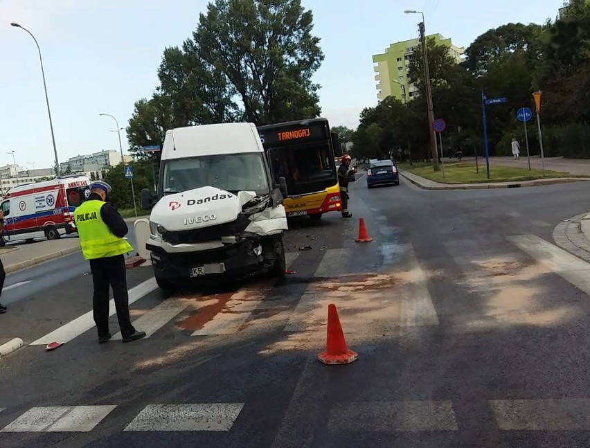 Wypadek autobusu MPK na Borowskiej. Cztery osoby ranne