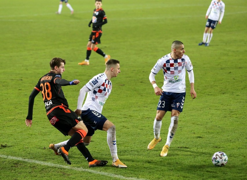 W Zabrzu Lech Poznań zremisował z Górnikiem 1:1. W niedzielę...