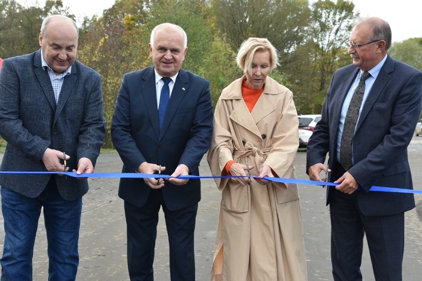 Uroczystość otwarcia drogi po remoncie w gminie Trzebiatów....