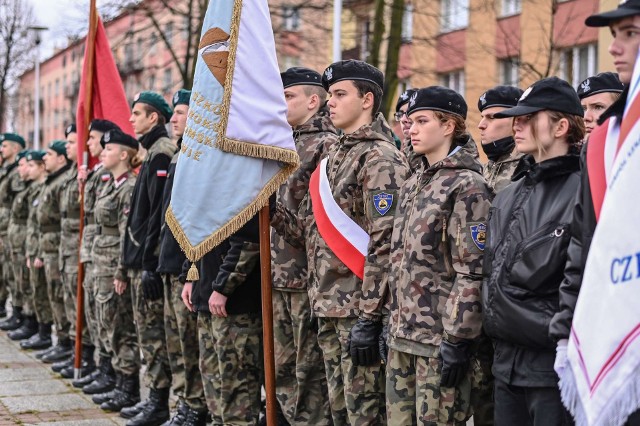 Zobacz kolejne zdjęcia. Przesuwaj zdjęcia w prawo - naciśnij strzałkę lub przycisk NASTĘPNE