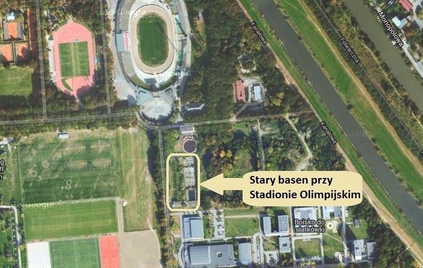 Zamiast basenu przy Stadionie Olimpijskim będą mieszkania? Konserwator kręci nosem