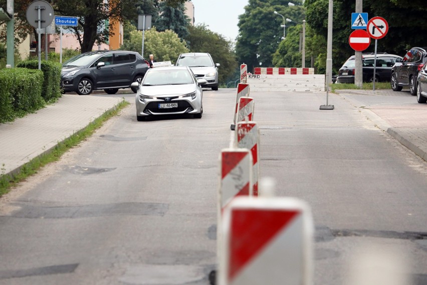 Drogowcy weszli na ul. Popiełuszki. Zobacz zdjęcia