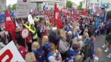Pierwszomajowy pochód przeszedł ulicami Warszawy (wideo)