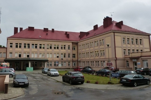 Po dwóch latach w szpitalu w Skarżysku - Kamiennej przywrócono odwiedziny na oddziałach. Jakie są zasady wstępu do sal chorych? Sprawdź na kolejnych slajdach >>>