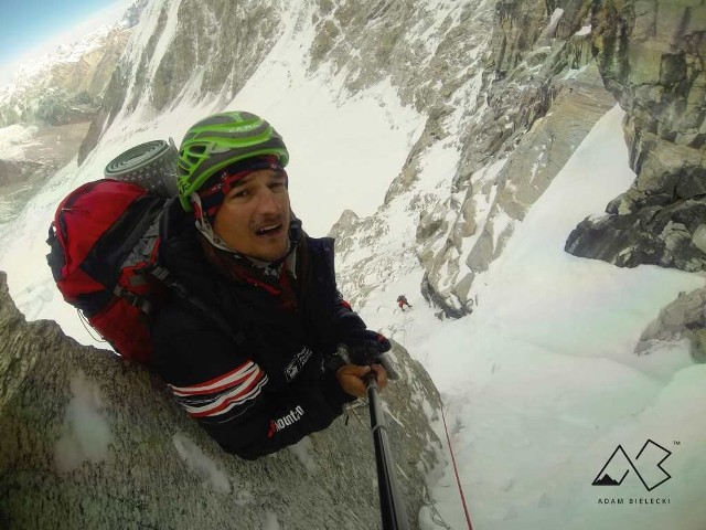 Ten, kto zdobędzie K2 zimą, będzie wielki. Bo to piekielna góra. Adam Bielecki jest jednym z tych śmiałków, którzy na nią wyruszą. Będzie ciężko - nie kryje