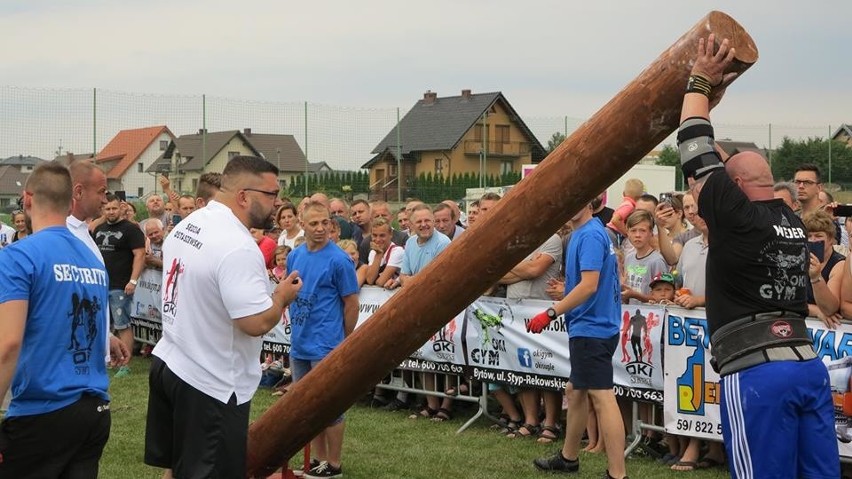 Przystanek Borzytuchom. Mariusz Pudzianowski przyleciał swoim śmigłowcem