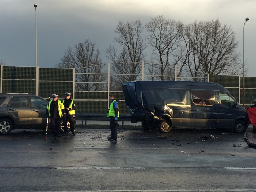 Tragiczny wypadek na A4 w Zabrzu: Zgnał pasażer samochodu,...