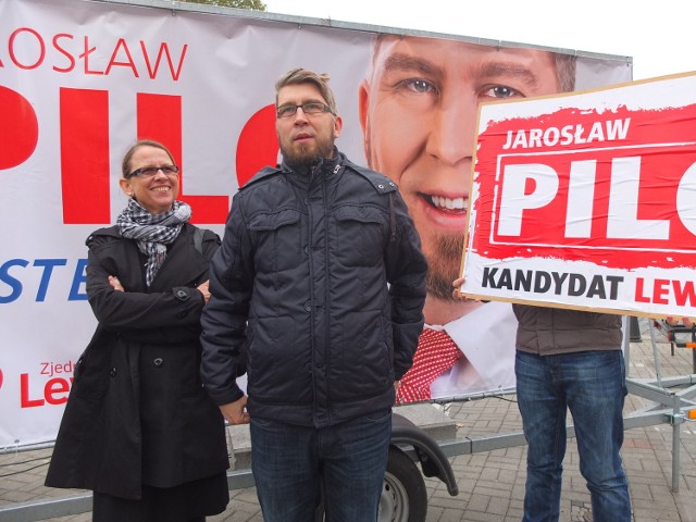 Jarosław Pilc i jego współpracownicy na placu Wolności.
