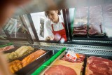 Koronawirus w produktach chłodzonych i mrożonych aktywny nawet przez 21 dni! Eksperci ostrzegają przed kupnem mięsa, ryb i owoców morza