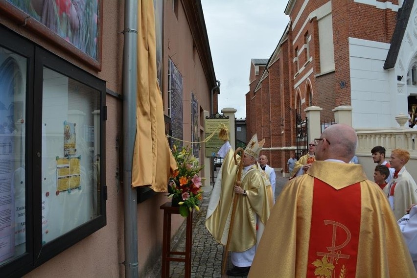 W niedzielę odbyło się poświęcenie placu bł. Augusta Czartoryskiego w Przemyślu [ZDJĘCIA]