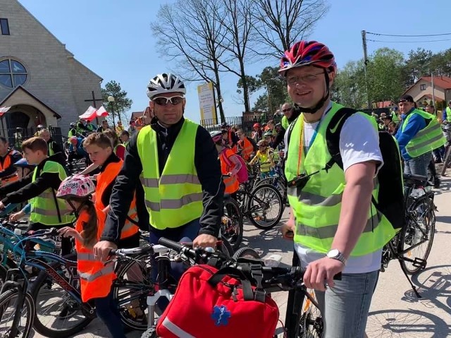 We wtorek miała miejsce rowerowa majówka w gminie Piekoszów. Na rowerach jeździły w sumie 164 osoby. Więcej zdjęć na następnych slajdach. 