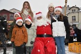 Święty Mikołaj na Rynku w Kartuzach. Każde dziecko mogło zrobić sobie zdjęcie. Zobacz wszystkie!
