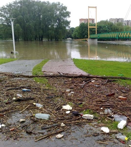 Pomimo powodzi woda w Rzeszowie jest czysta i zdatna do picia.