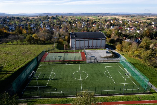 Kompleks boisk za Szkołą Podstawową w Głowience