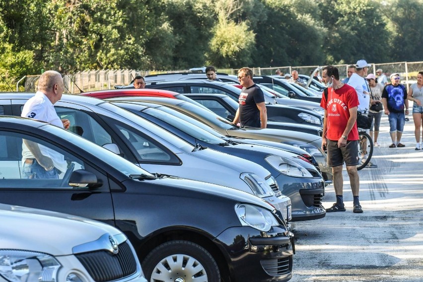 Potrzebujesz części do samochodu? A może chcesz kupić...