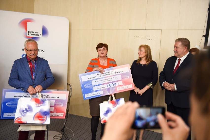 W Urzędzie Marszałkowskim wręczono nagrody w konkursie na nazwę promu kursującego między brzegami Wisły