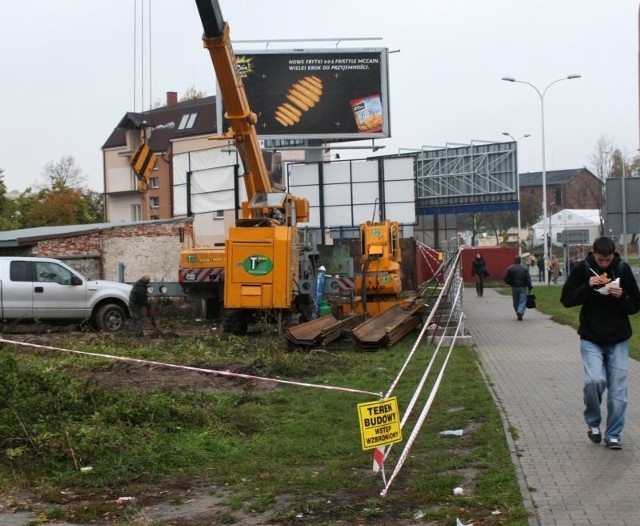 Ruszyła budowa domu z lokalami użytkowymi i mieszkaniami przy ulicy Źródłowej w Kielcach.