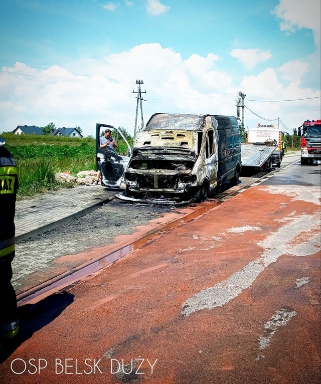 Pożar busa w Belsku Dużym.