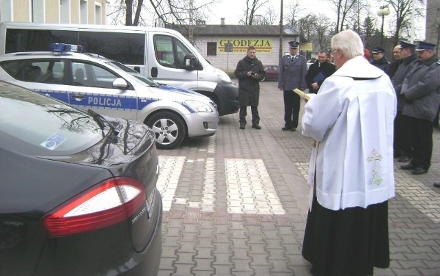 Grójecka policja otrzymała w sumie sześć nowych samochodów.
