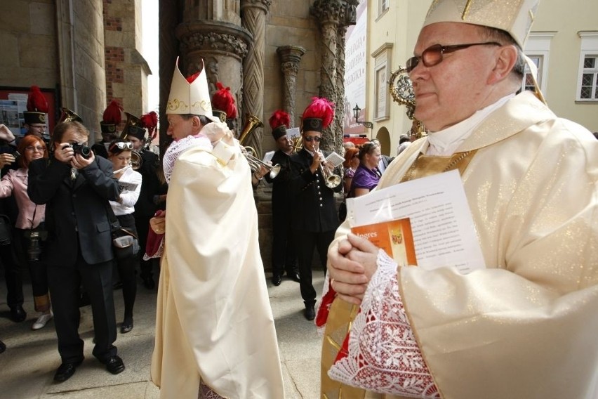 Józef Kupny już oficjalnie naszym arcybiskupem (ZDJĘCIA, HOMILIA INAUGURACYJNA)