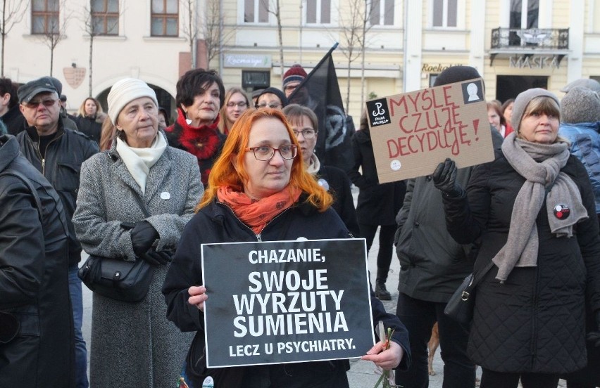 Międzynarodowy Strajk Kobiet w Kielcach. Wzięły udział setki kobiet 