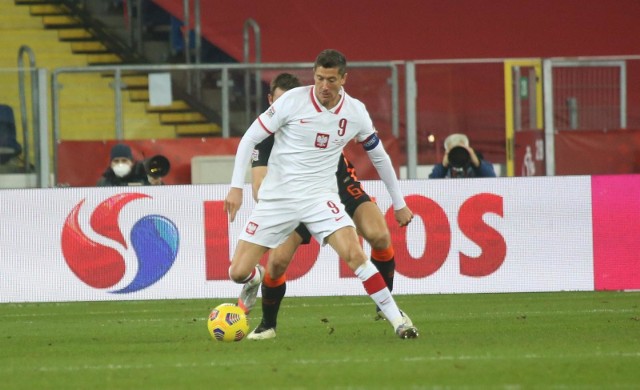 Reprezentacja Polska przegrała na Stadionie Śląskim z Holandią 1:2 Zobacz kolejne zdjęcia. Przesuwaj zdjęcia w prawo - naciśnij strzałkę lub przycisk NASTĘPNE