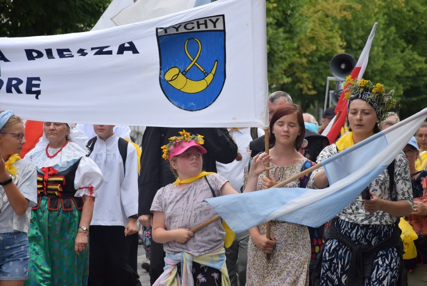 Tyscy pątnicy wzięli udział w mszy świętej w Kaplicy Matki...