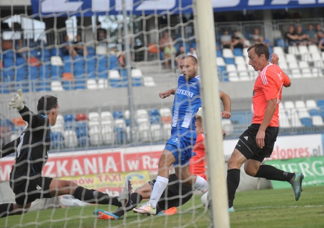 W pierwszych dwóch meczach Stal Rzeszów strzeliła 10 goli. Jak zespół Marcina Wołowca spisze się dziś z Unią Tarnów?