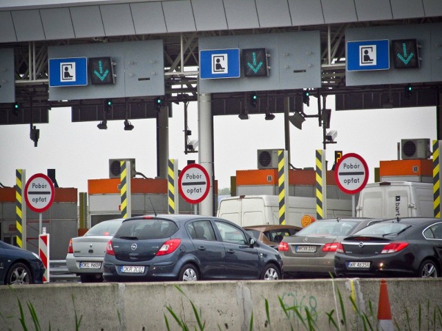 Od 1 marca wzrosną opłaty za przejazd autostrada A4 na odcinku Katowice - Kraków. Zobacz obowiązujące stawki za przejazd na A4.