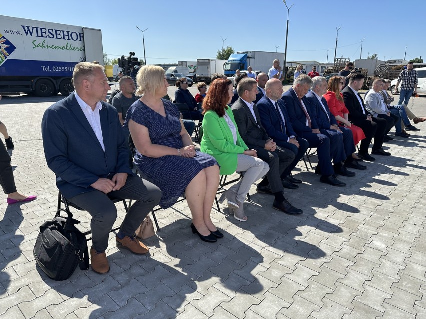 Uroczystość podpisania umów z wykonawcami przebudowy giełdy...