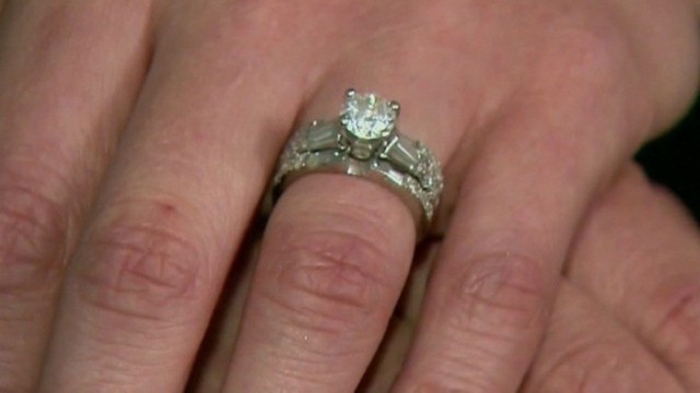 Paul Walker kupił pierścionek zaręczynowy parze z Kalifornii.