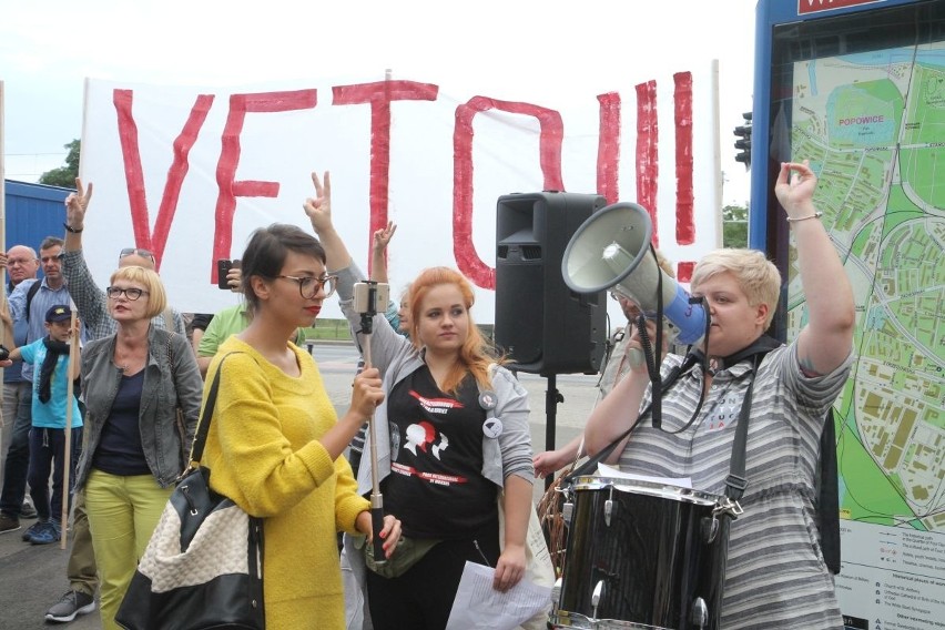 Pikieta pod siedzibą PiS we Wrocławiu