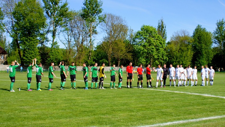 Zagłębie Piechcin  -  Burza Nowa Wieś Wielka  0:0...