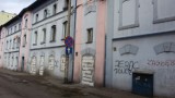 Sosnowiec: z kamienicy przy ul. Szklarnianej pozostanie frontowa ściana. Reszta do przebudowy [FOTO]