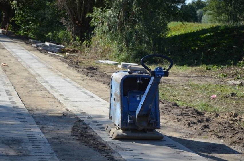 Rozpoczęto budowę ścieżki rowerowej od Nowego Dworu Gdańskiego przez Żelichowo do granicy z gminą Stegna