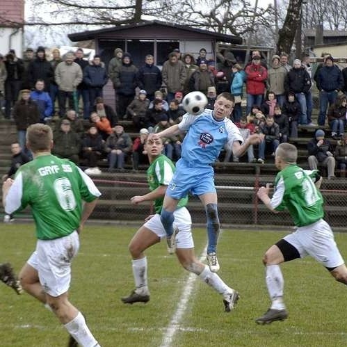 W meczu IV ligi, Brda Przechlewo pokonala niespodziewanie Gryfa 95 Slupsk 4:2.