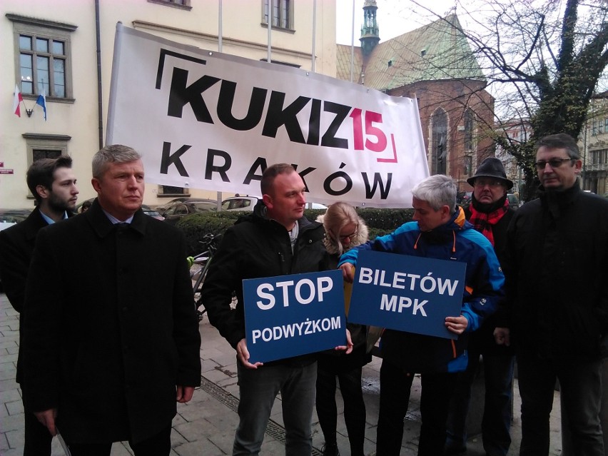 Kraków. Kukiz`15 proponuje bilet miesięczny za 50 zł zamiast podwyżek cen