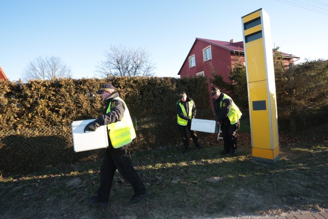 W Kobylnicy zdemontowany został dziś fotoradar.