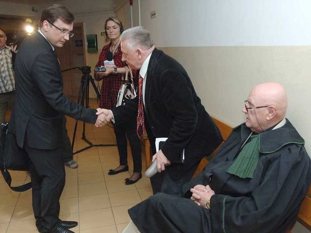 Zbigniew Ziobro i Andrzej Lepper w koszalińskim sądzie.