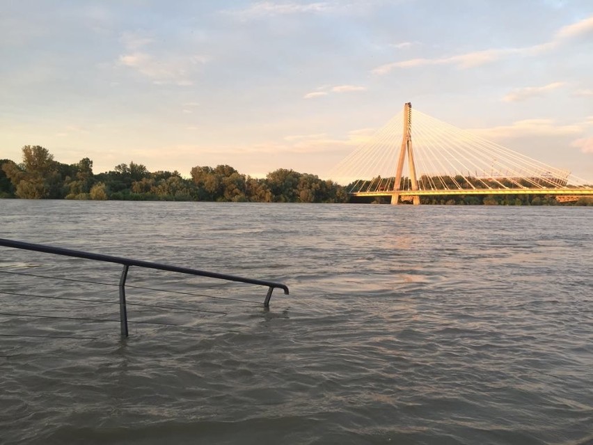 29.05.2019  - tak wygląda bulwar nad Wisłą w Warszawie o...