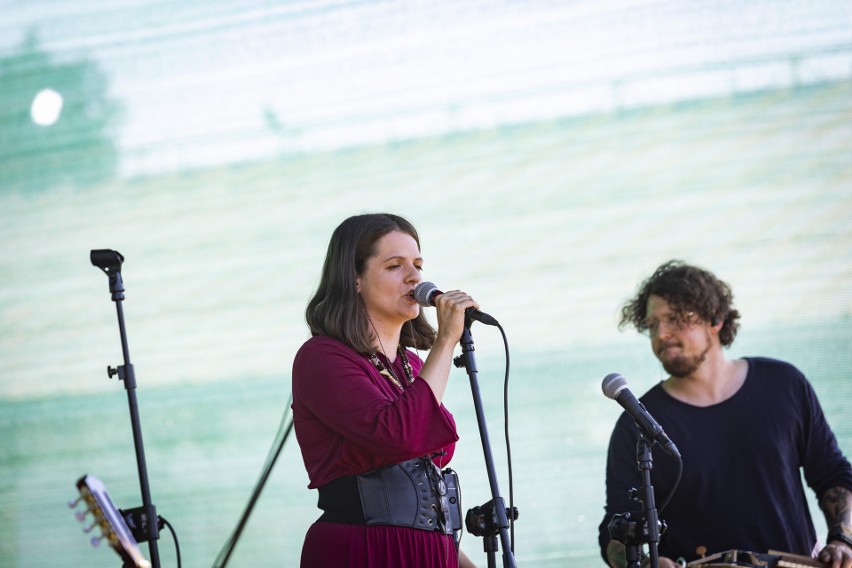 Kraków. „Noc Kupały - w poszukiwaniu kwiatu paproci”. Wyjątkowy koncert w Ogrodzie Botanicznym UJ